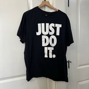 Nike just do it tee mens size xl black and white workout tops N411